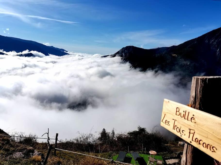 Hotel Les 3 Flocons Roure Zewnętrze zdjęcie
