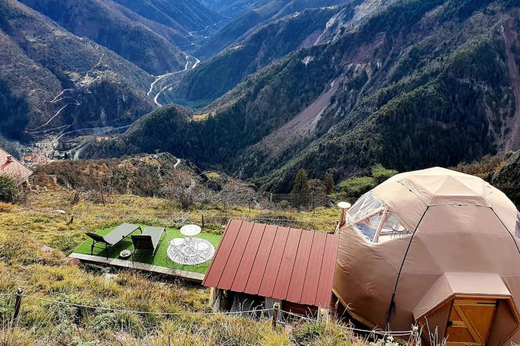 Hotel Les 3 Flocons Roure Zewnętrze zdjęcie