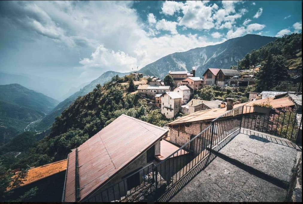 Hotel Les 3 Flocons Roure Zewnętrze zdjęcie